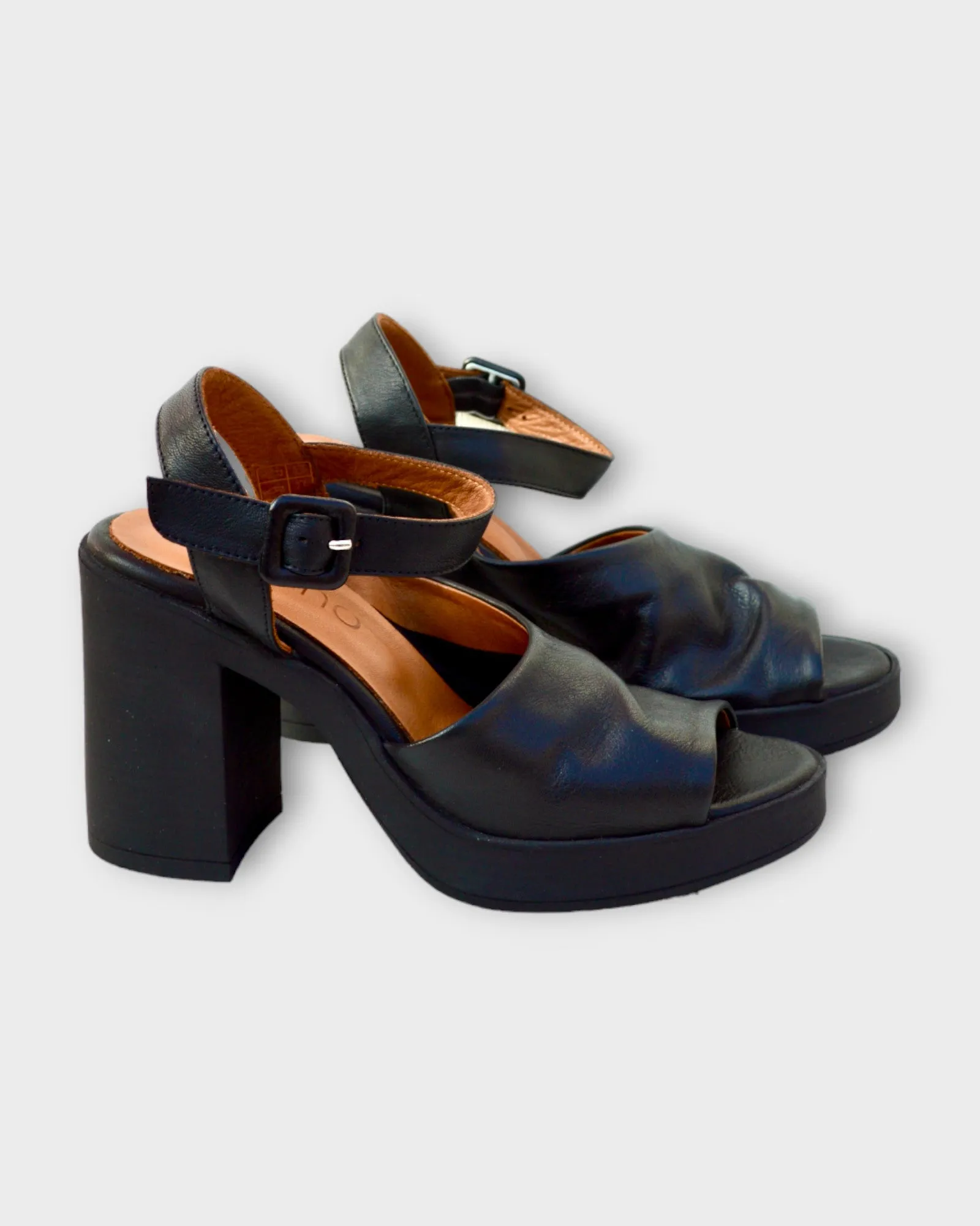 Bueno Layla Size 39 only