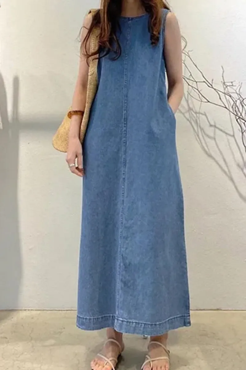 Chouyatou Womens Casual Sleeveless Maxi Denim Dress Crewneck Vintage Loose Long Tank Jean Dress with Pockets