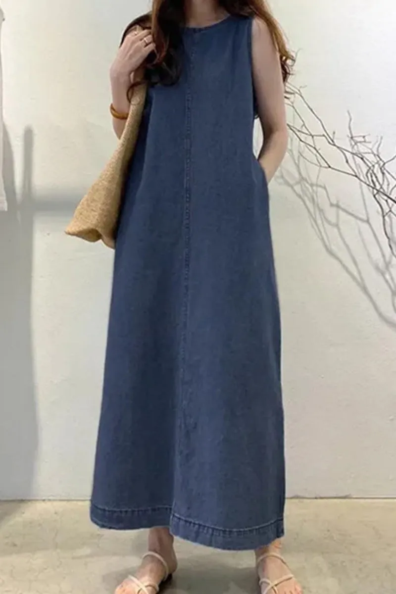 Chouyatou Womens Casual Sleeveless Maxi Denim Dress Crewneck Vintage Loose Long Tank Jean Dress with Pockets