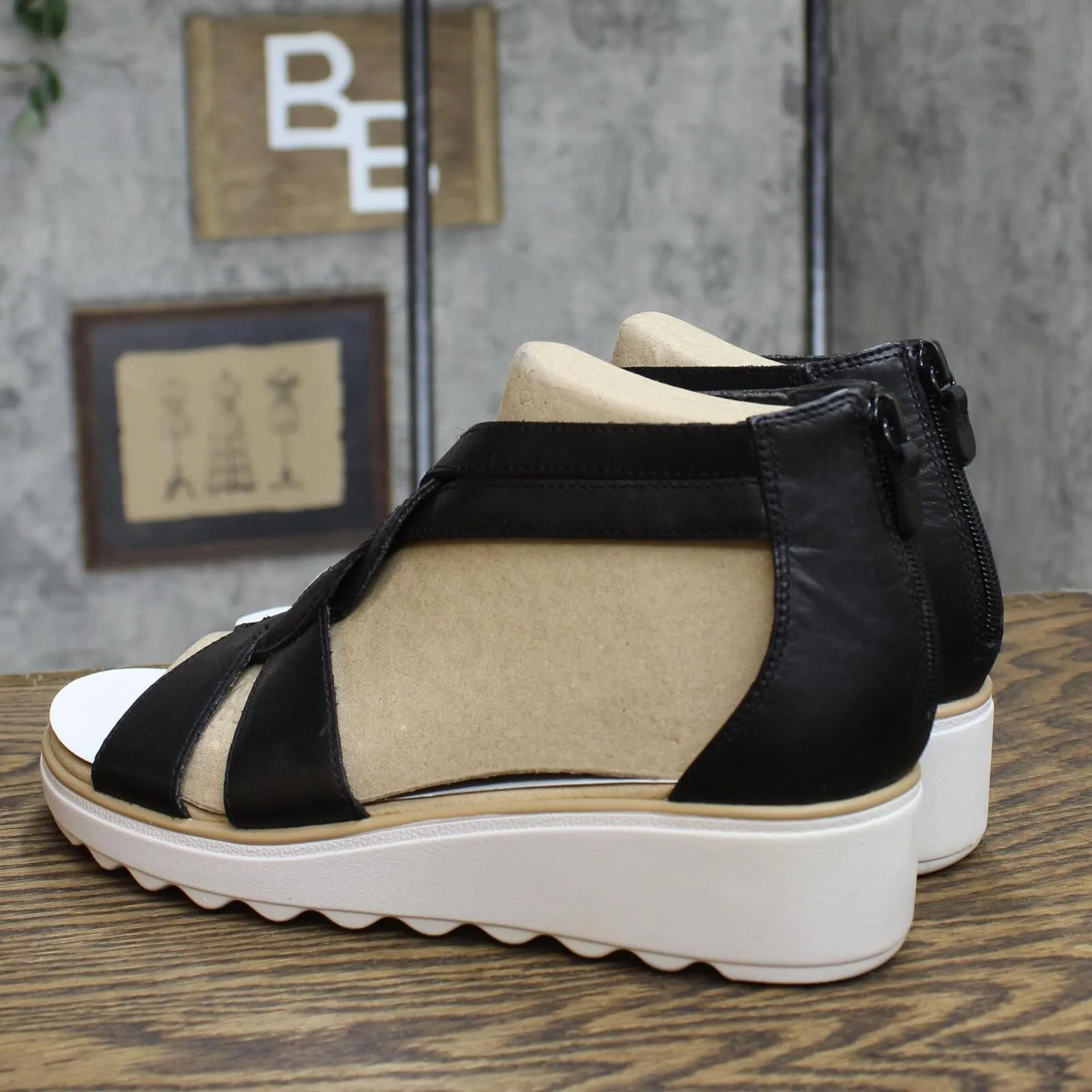 Clarks Women's Collection Jillian Bright Wedge Sandals Shoes Leather Black 10M