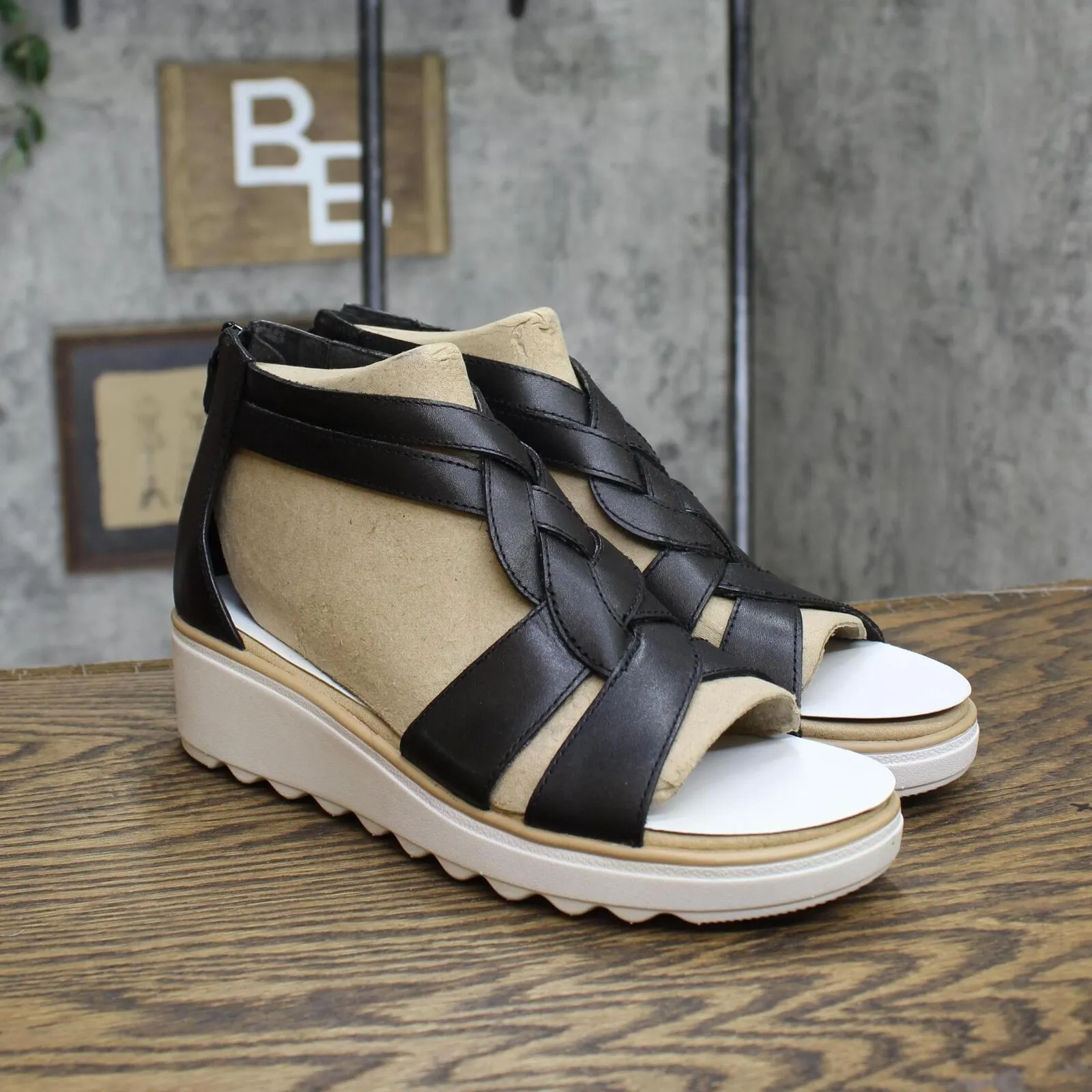 Clarks Women's Collection Jillian Bright Wedge Sandals Shoes Leather Black 10M