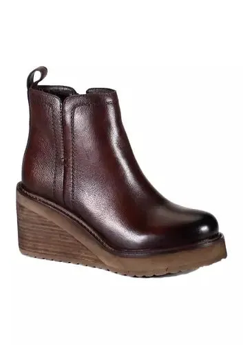 Comet Ride Platform Shoe
