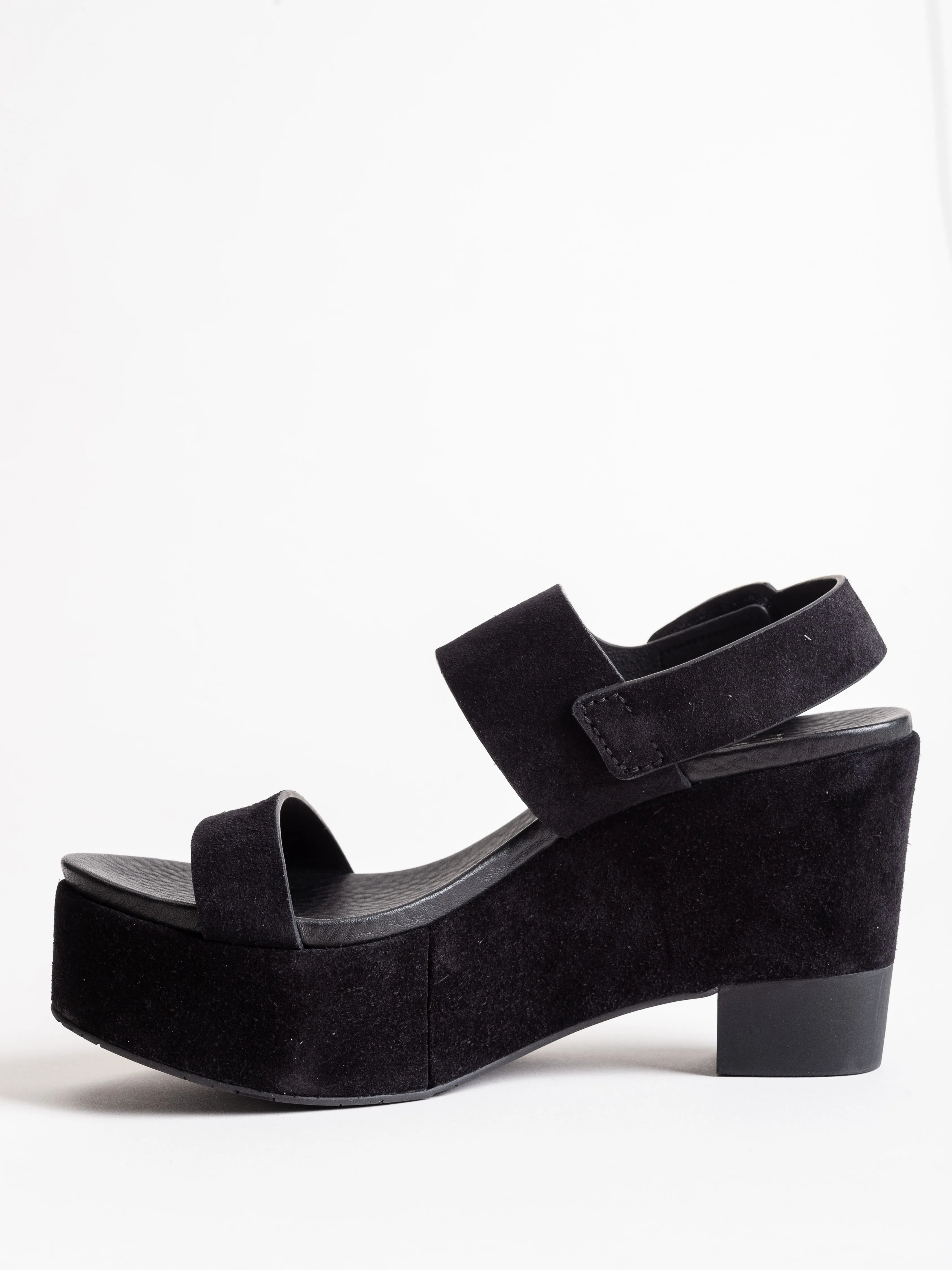 desi wedge - black castoro