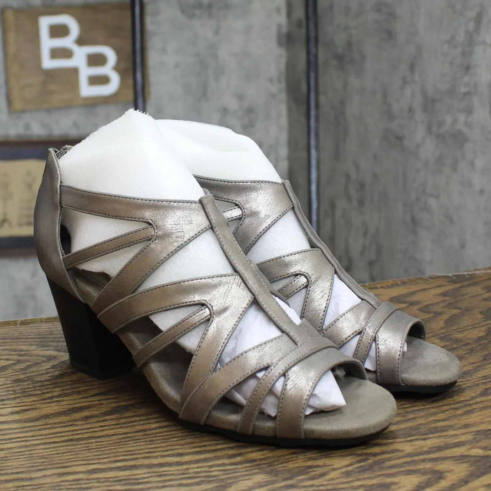 Easy Street Women's Block Heel Amaze Heeled Sandal Pewter Metallic Gray 9.5M