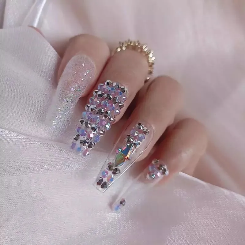 Glamous Diamond Studs (Coffin Shape)