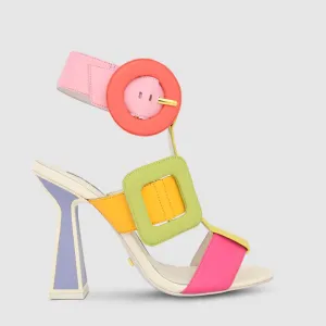 Kat Maconie Deliz