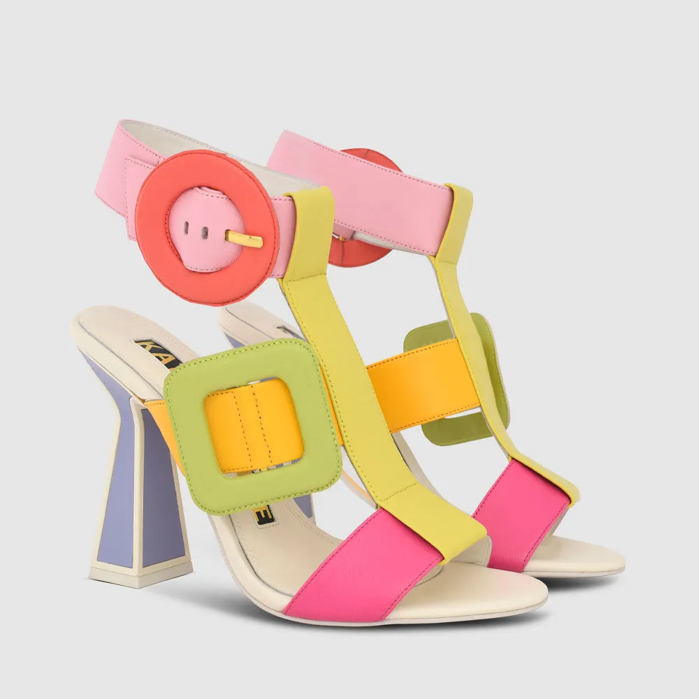 Kat Maconie Deliz