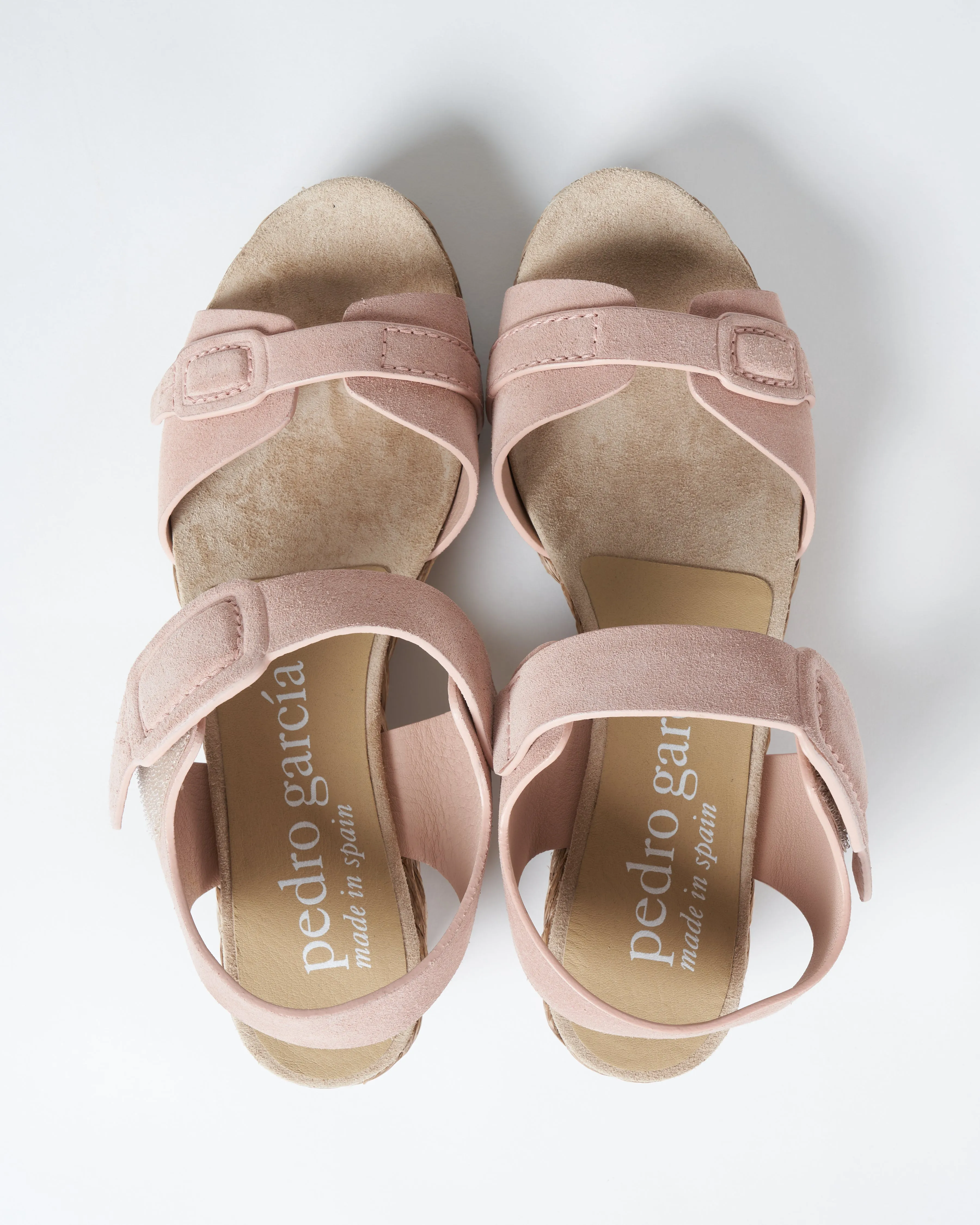 neida heel - angel castoro