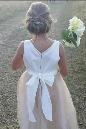 Sleeveless A Line Satin Bowknot Flower Girl Dresses with Round Neck OHR004